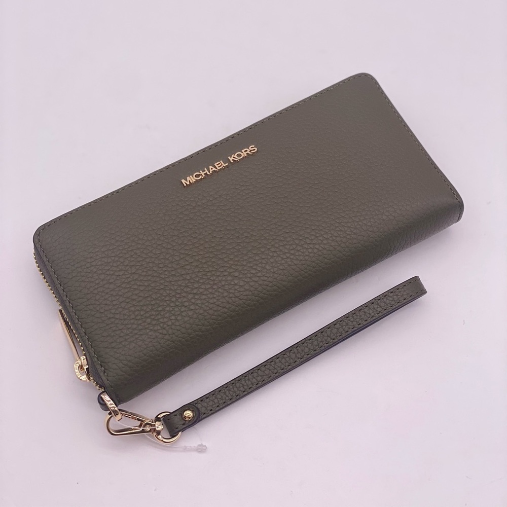 Michael Kors Large Continental
Wallet Wristlet Olive - Picture 4 of 9